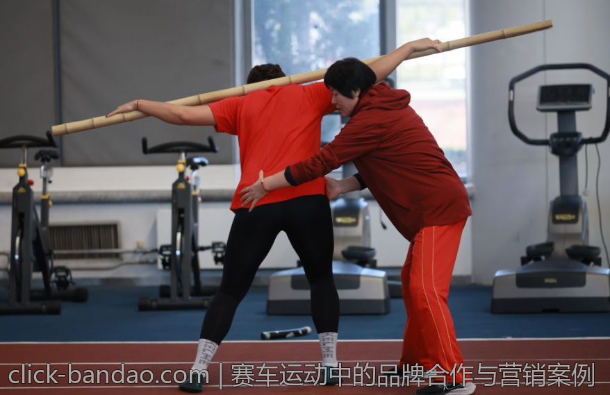赛车运动中的品牌合作与营销案例